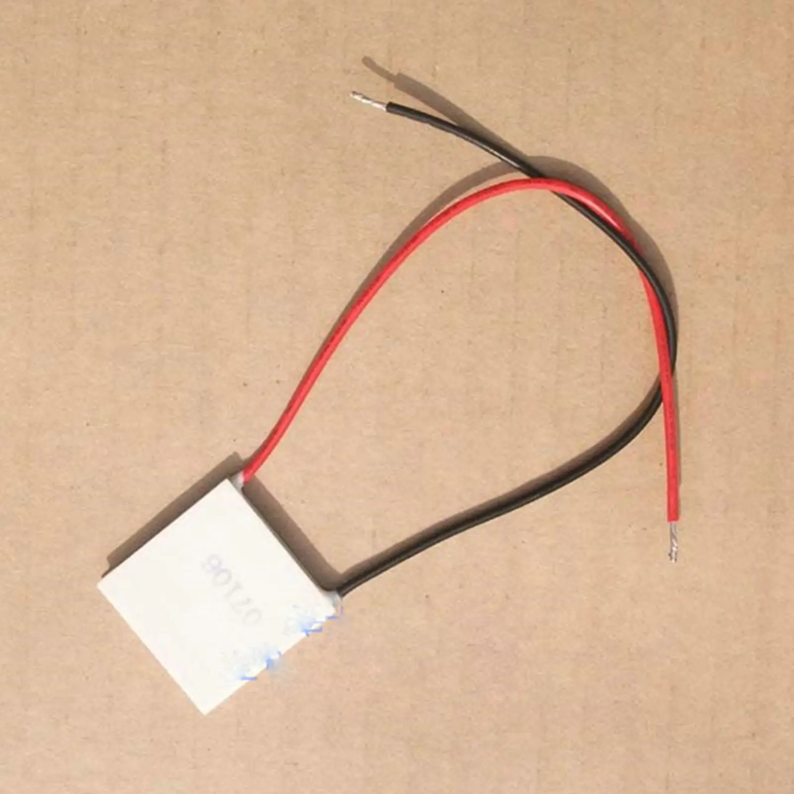 30x30x3.8mm 6A 8.4V 28.7W TEC1-07106 Thermoelectric Cooler Peltier Heatsink