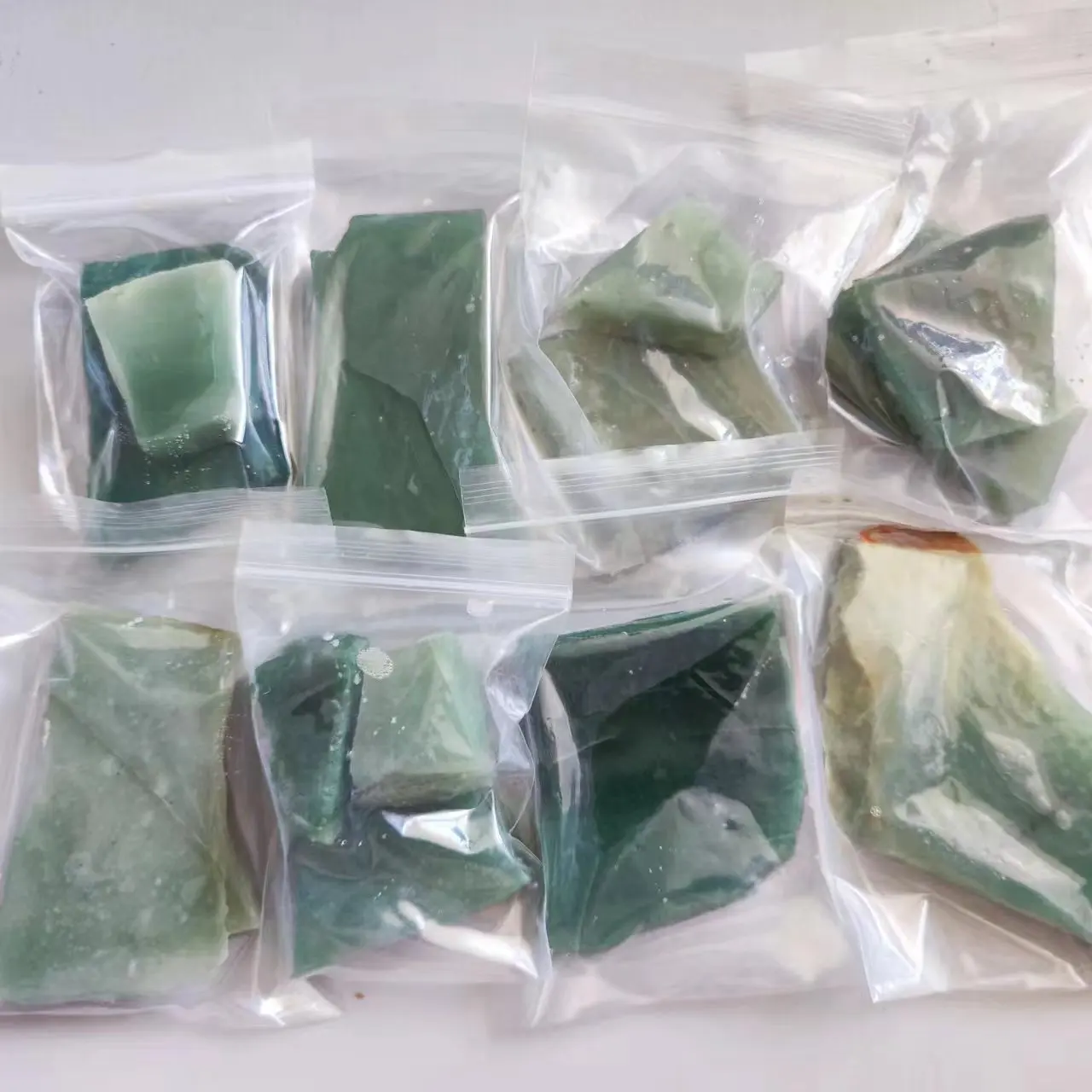 Description Picture 3 of itemNatural Jadeite Stone Green Jade stone Raw China Dulong Jade Teaching Mineral specimens Home Decoration Stone