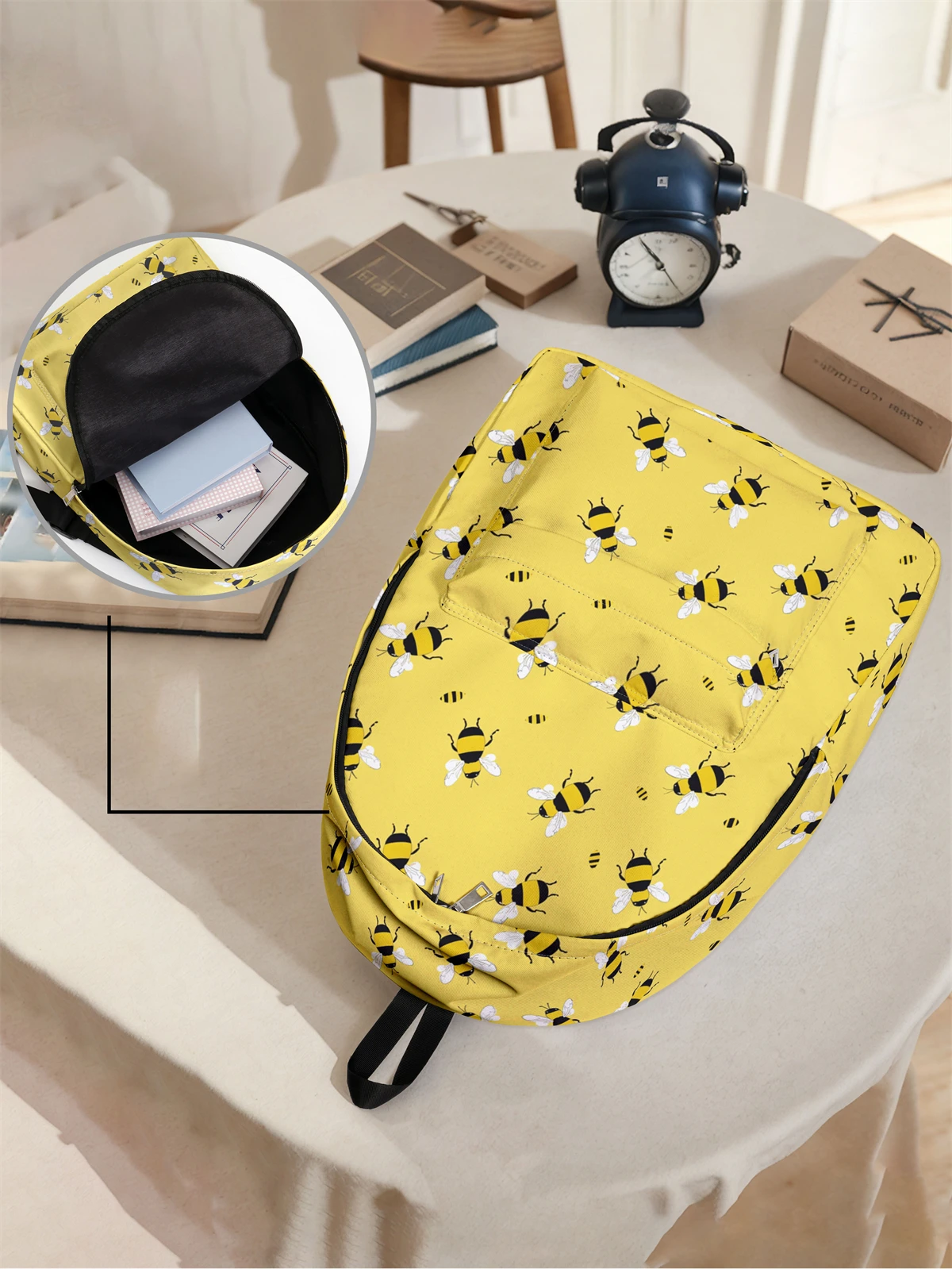Bee pattern backpack, new model for 2025, casual travel backpack, lightweight and simple casual travel backpack