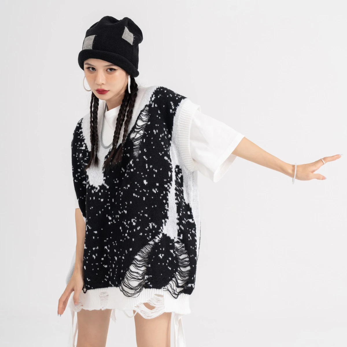 Black White Patchwork Tank Top Trendy Baggy Ripped Knitted Vest Sweater New Loose Lazy V-neck Knitted Sweaters for Men and Women