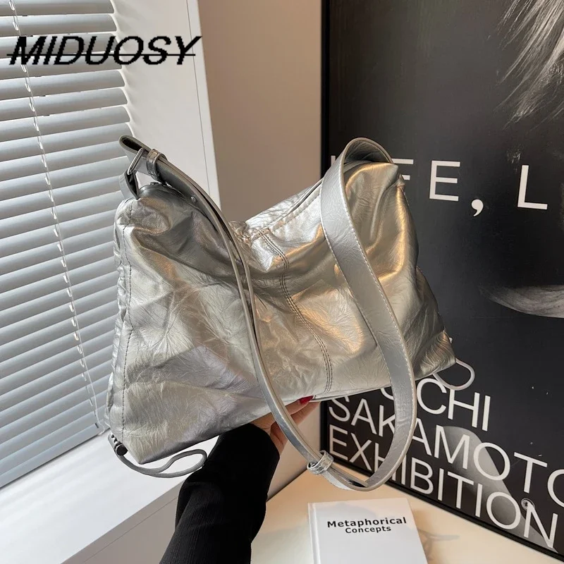 

Вместительная сумка для женщин, новинка 2023, модная универсальная сумка-мессенджер через плечо, плиссированная текстурная деловая сумка-тоут