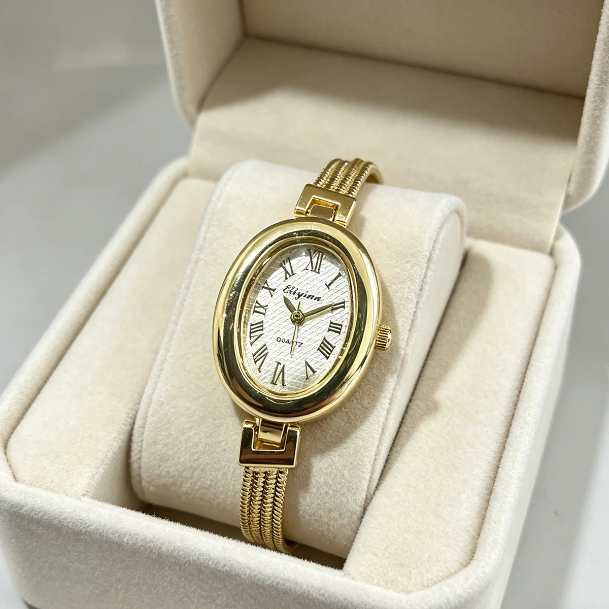 Women's Watch with Oval Dial, Quartz Bracelet Watch, Roman Numerals, Compact and Exquisite, Trendy, Casual, Versatile Wristwatch - 4
