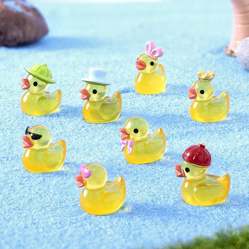 Luminous Resin Mini Yellow Duckling Miniatures Doll House Glow in the-Dark Duck Figurines 100/50pc For DIY Aquarium Garden Decor