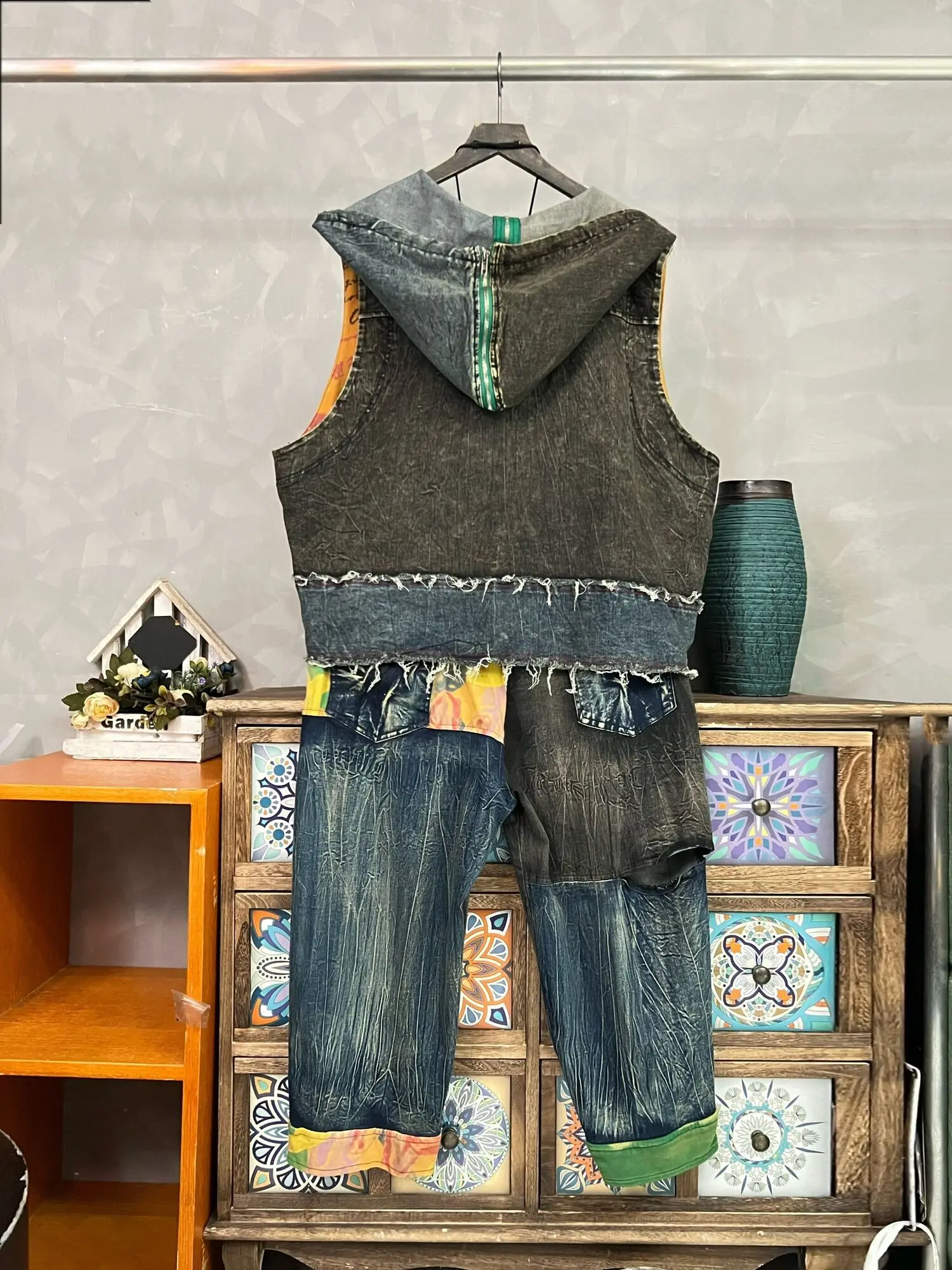 LYUZHE 2025 Summer New Women Sets Contrasting Colors Distressed Denim Sets Patchwork Hooded Vest Ankle-Length Pants Sets HLX060B 3