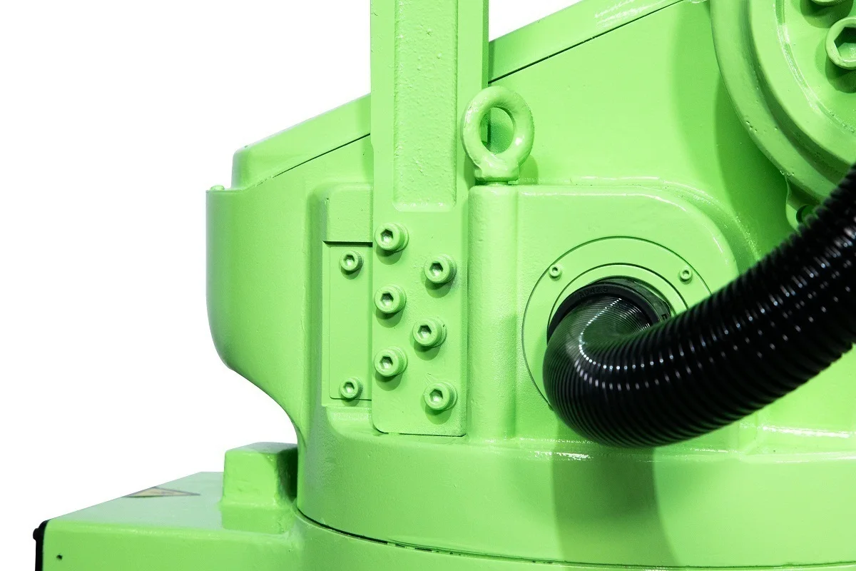 Рисунок 3 - Недорогая 4-осевая управляемая