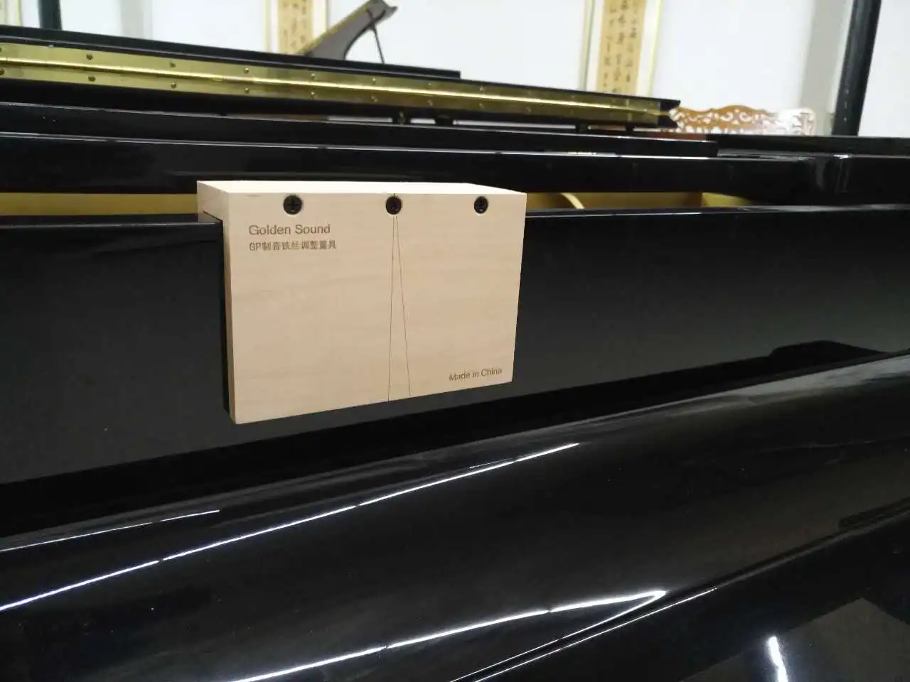Grand piano tuning wire mounting gauge