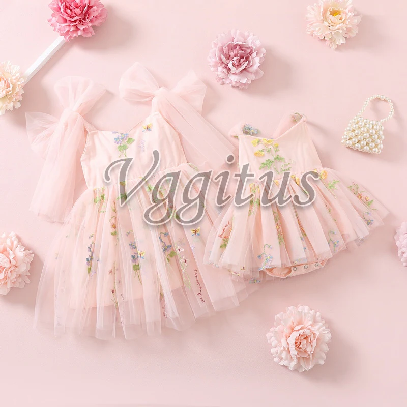 

Family Matching Outfits for Summer Baby Girl Solid Color Embroidery Open Back Dress Sling Bodysuit for Twins Sisters E1237