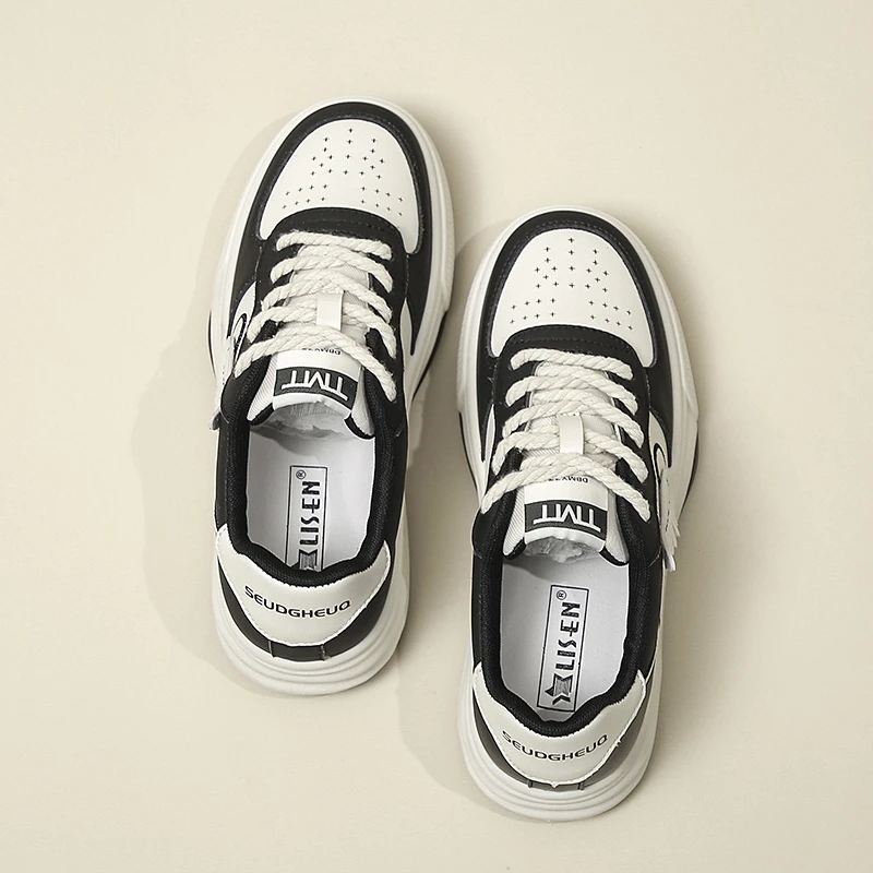 Bkqu Dissolvente Scarpe Da Donna Fondo Spesso Netto Rosso Piccole Scarpe Bianche Super Fire Angel Wings Colore Abbinato Muffin Scarpe Casual