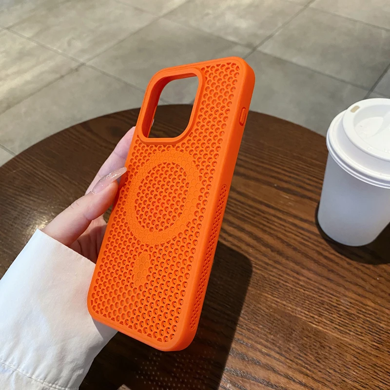 Magnetic Honeycomb Cooling Case with Heat Dissipation