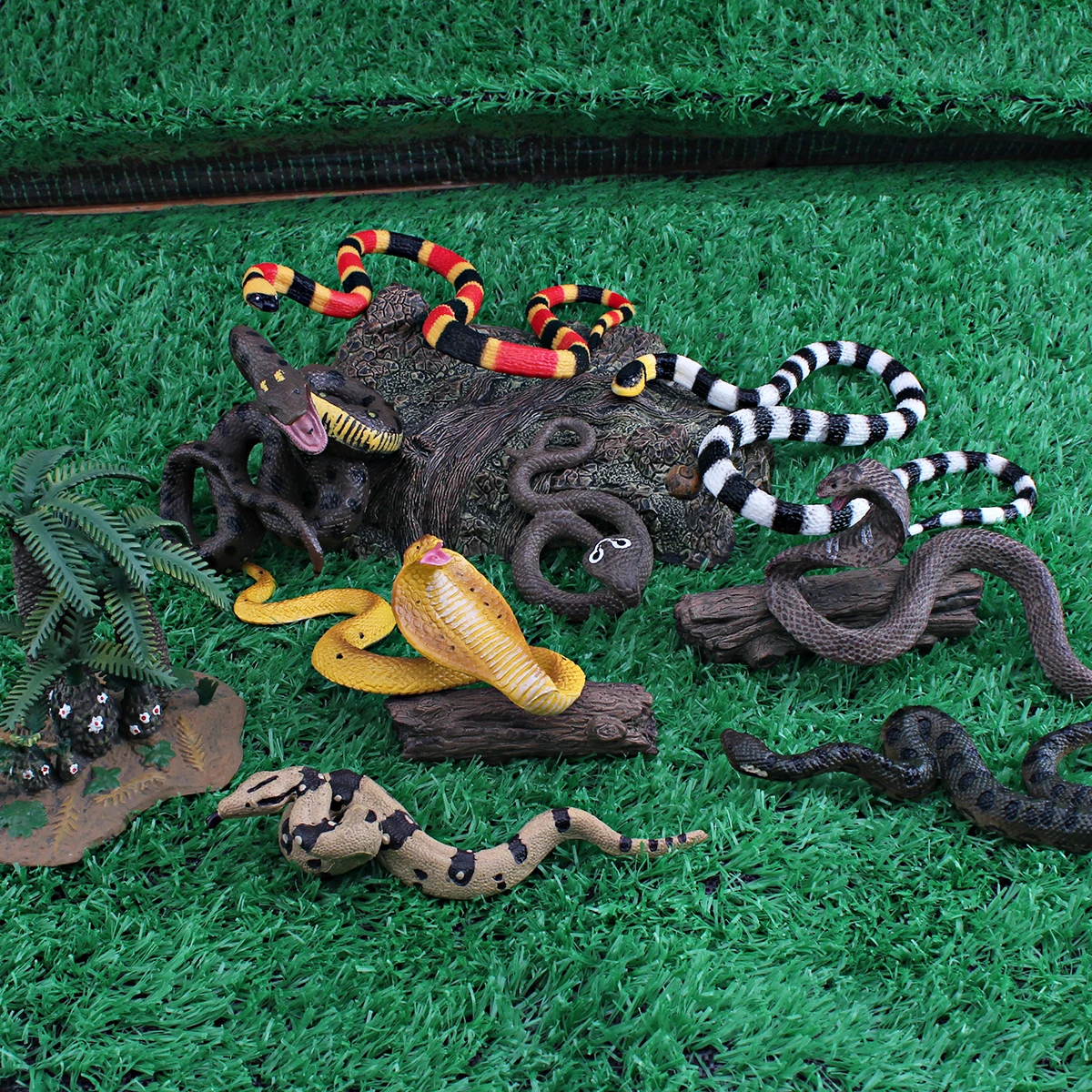Simulated wild reptile, cobra, python, green forest python, coral snake, children's cognitive decorative ornament toy 4