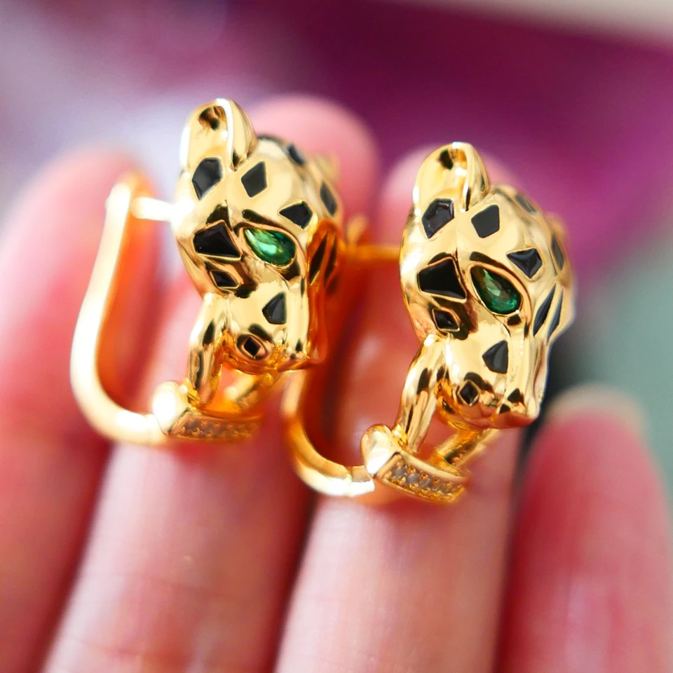 Orecchini a cerchio pendenti leopardo con strass placcati ioni (ip) e smalto all'ingrosso