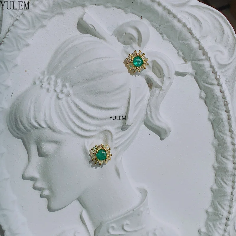 Aretes De Tuerca De Plata De Ley 925 Con Esmeralda Natural