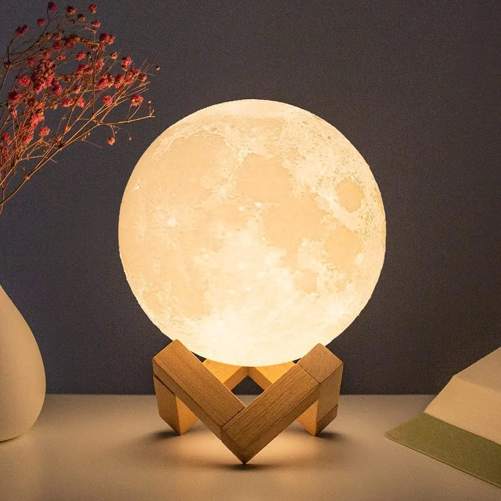 Светодиодный ночник с 3D рисунком Луны 8 см на батарейках подставкой звездная