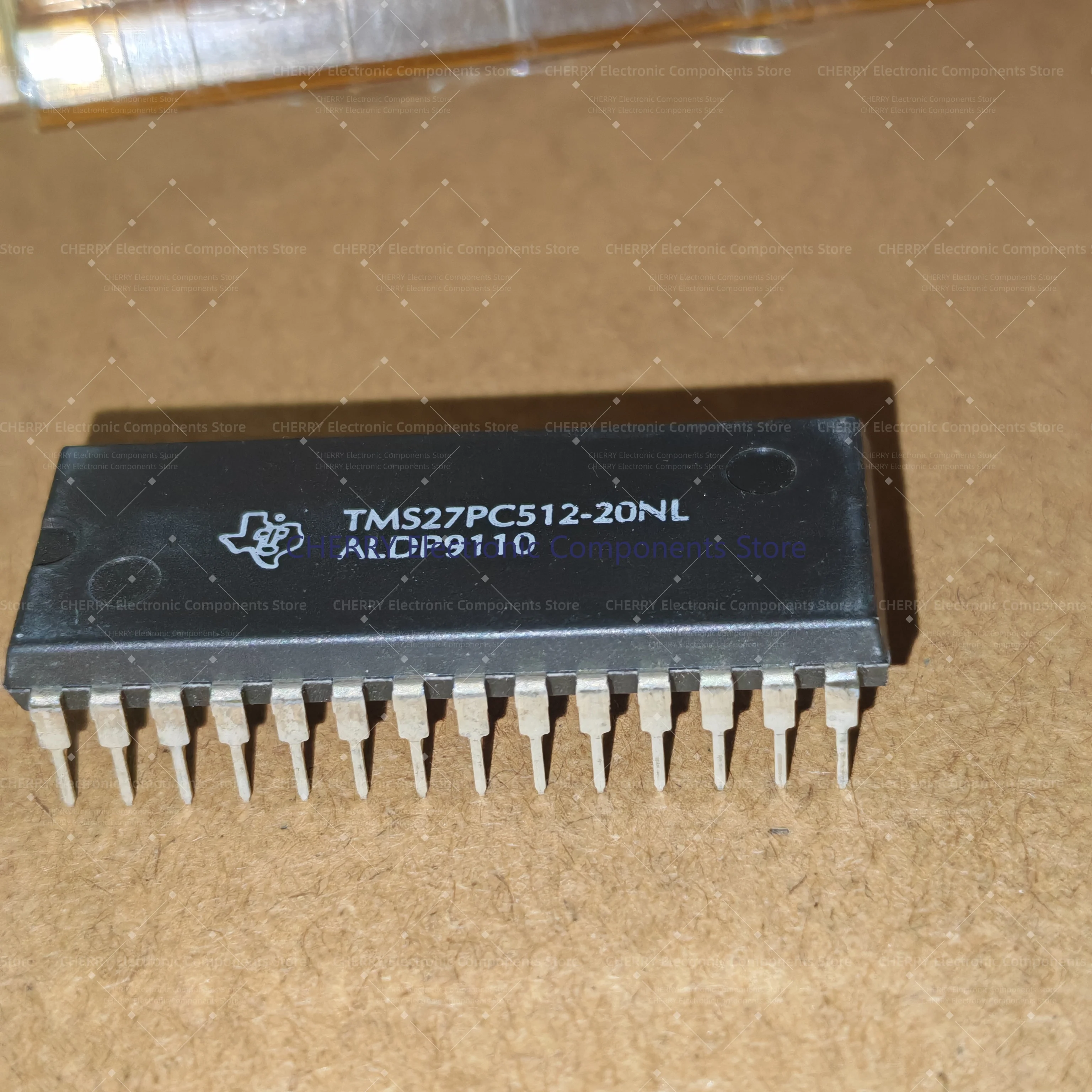 2피스 TMS27PC512-20NL DIP-28 새로운 전자제품 재고