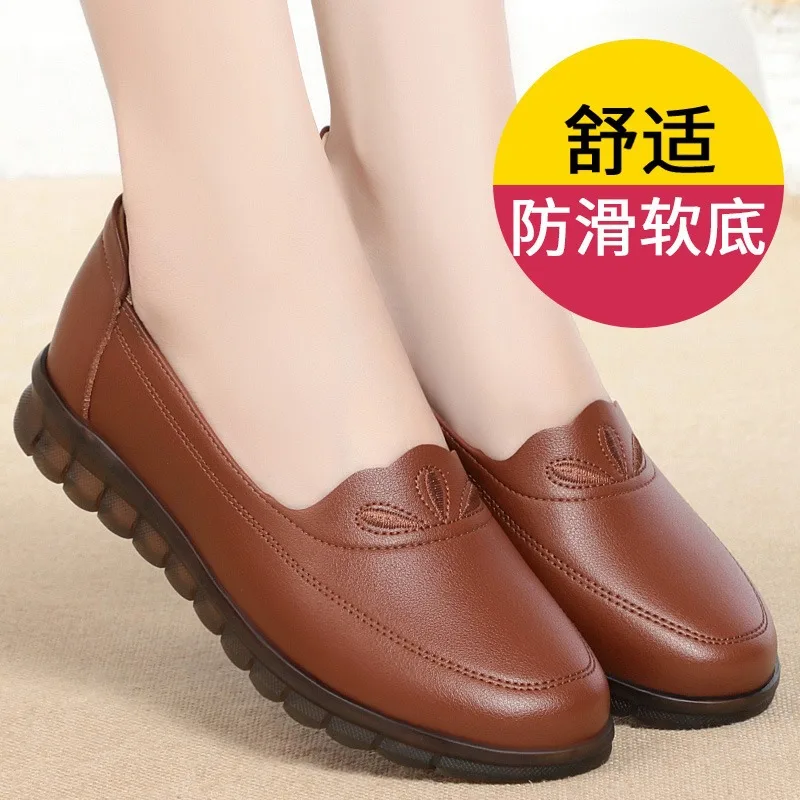 New Leather Mother Shoes Comfortable Soft Bottom Non-Slip Flat Shoes Women'S Round Toe Middle-Aged And Elderly Women'S Leather