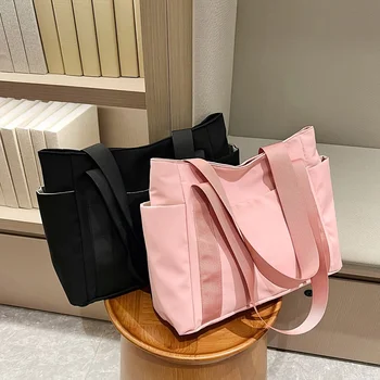 حقيبة حمل أنيقة ذات سعة كبيرة للنساء خفيفة الوزن ومتينة من قماش أكسفورد حقيبة كتف بسحاب للإغلاق مثالية للتنقل في الكلية