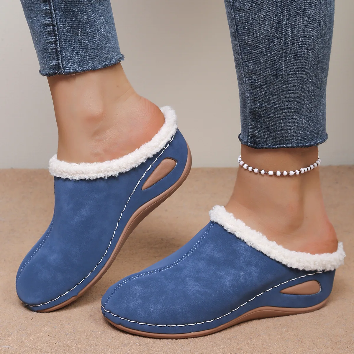 Women Platform Slippers Suede Mules Shoes Winter 2025 Trend Casual Snow Slippers Retro Plush Warm Cotton Shoes Slides Women