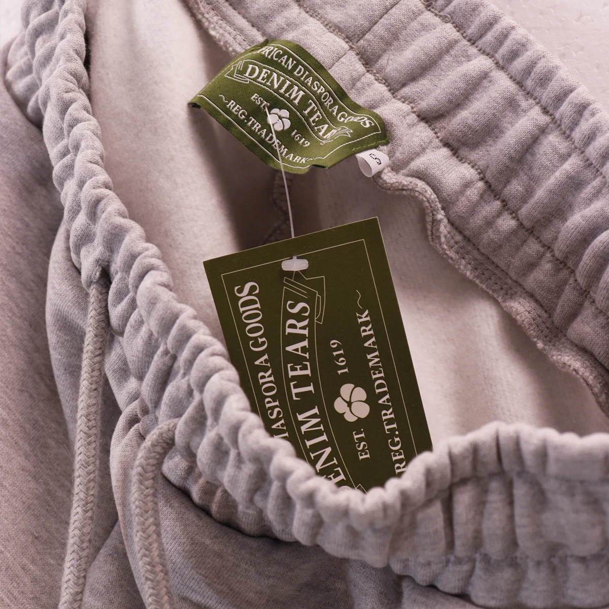 Yao888 Foam Graphics Fashion Vintage Athletic Shorts For Men Loose Streetwear HipHop Star Style High Street Cotton Pants