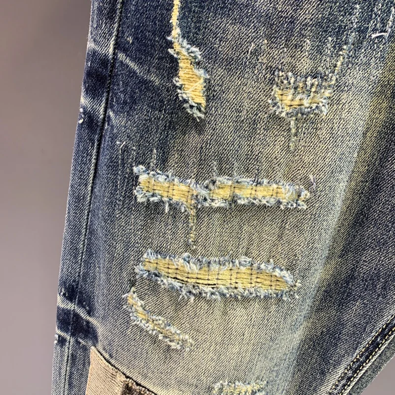 Рисунок 4 - Джинсы мужские с перфорацией