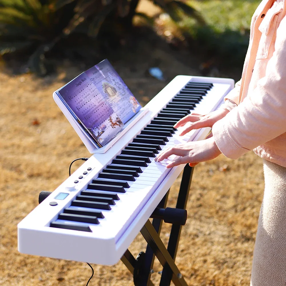 M MBAT 88 Keys Electronic Piano Keyboard Portable Electronic Organ MIDI Output Rechargeable Battery with Sustain Pedal Piano Bag