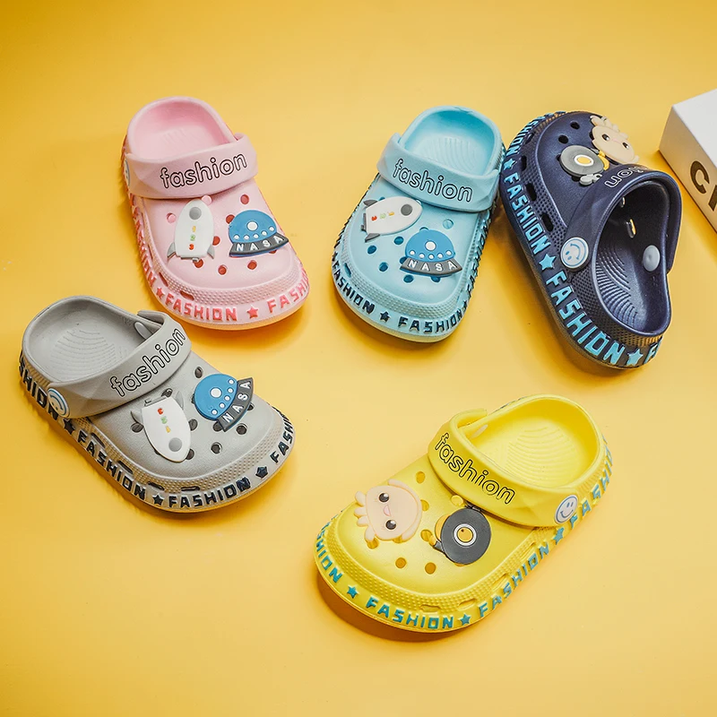 

Children's Cartoon Garden Sandals Boys' Outdoor Beach Wading Shoes Girls' Indoor Casual Slippers Size 13cm-19cm