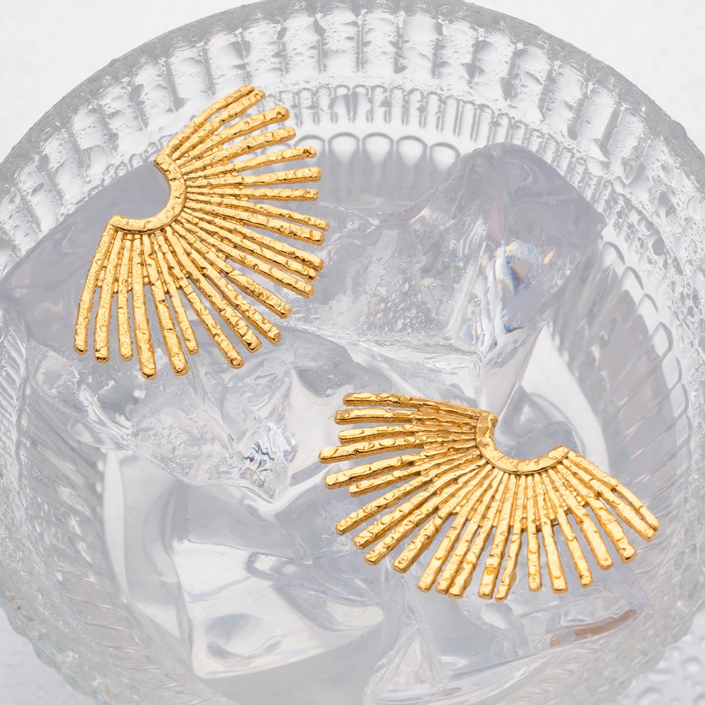 18K Gold Plated Stainless Steel  Hollow Wing Fan-shaped Earrings Light Luxury Chunky Pendant Earrings For Women Ear Jewelry images - 6