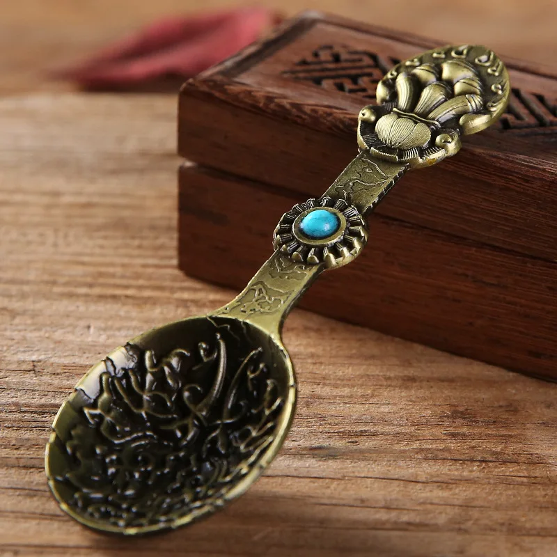 

Gold Buddhist Spoon Inlaid Gem Alloy Handicraft Auspicious Tibetan Buddhism Supply Smoke Spoon Home Gift Collection Decorative
