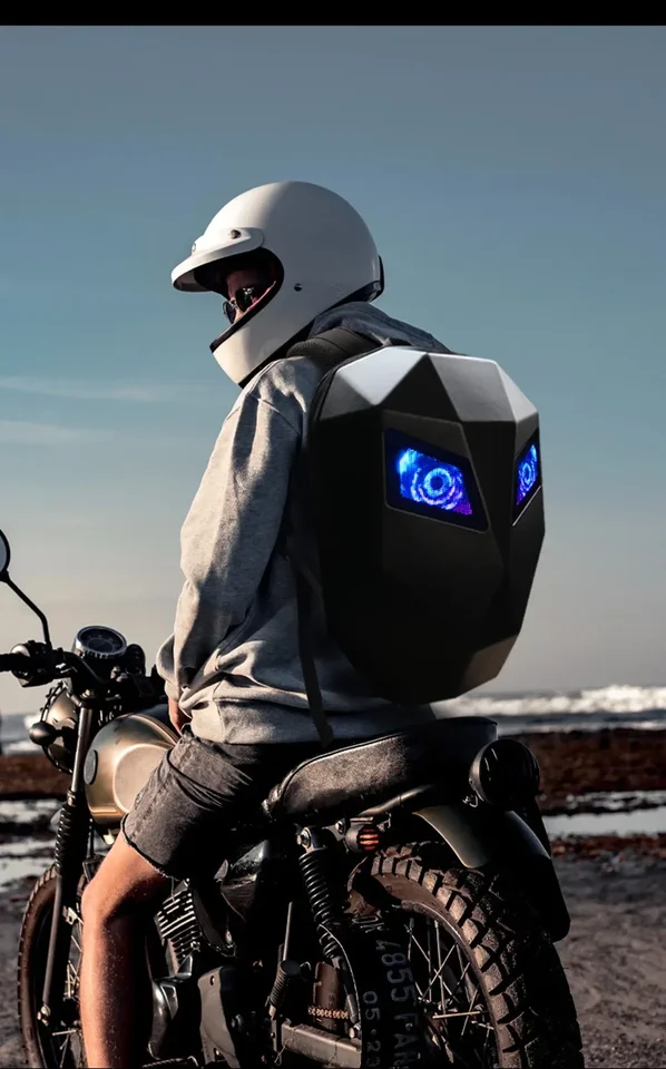 SENECESLI Zaino Moto LED Con Schermo Programmabile – Rigido, Impermeabile, Grande Capacità Per Uomo – Alimentato USB