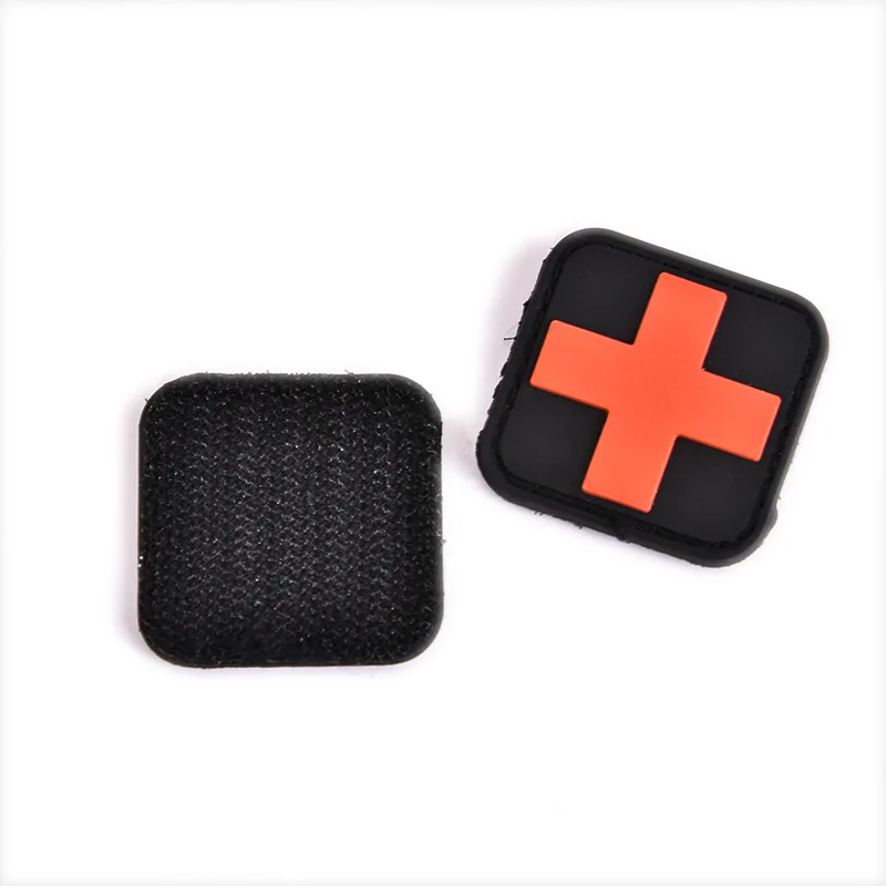 의료용 십자가 엠블럼 3D PVC 훅 백킹 패치 적십자 사각 배지 부드러운 고무 응급 처치 표시 뱃지 전술 장비 부착용