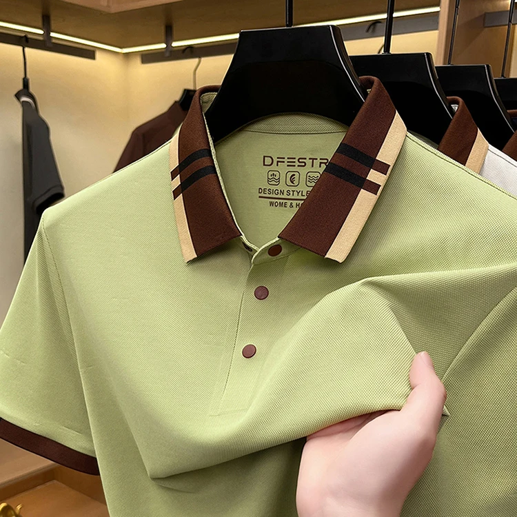 Hochwertiges Herren-Poloshirt mit kurzen Ärmeln, Sommer, luxuriös, Business-Casual, modisch, atmungsaktiv, farblich abgesetzt, mit Reverskragen. – Detail 4