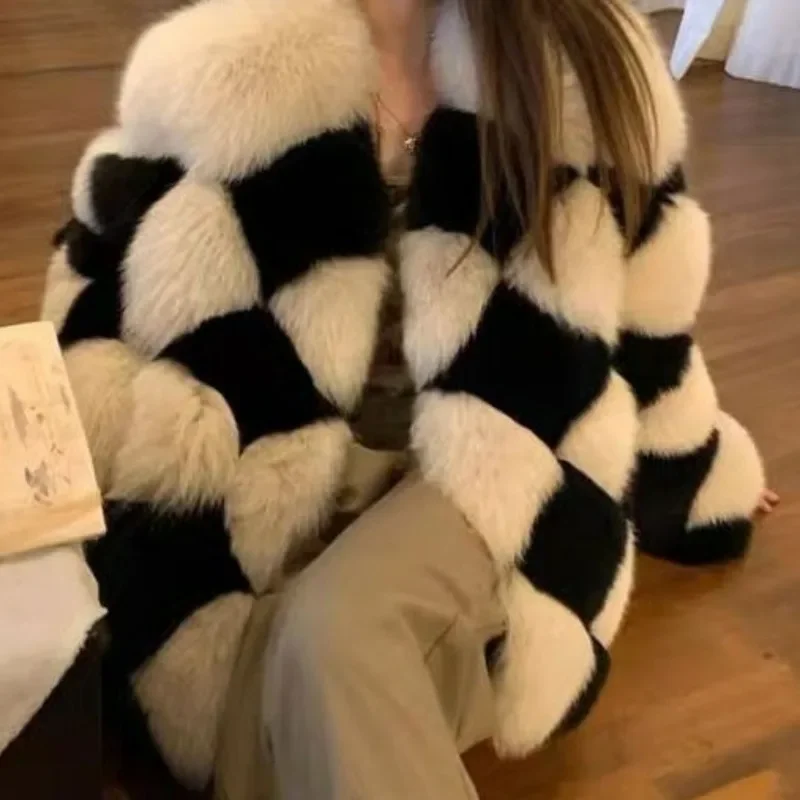 2023 Autumn and Winter New Checkerboard Imitation Fox Fur Coat Women Fur One Plaid Young Fashion High-end Comfort Coat