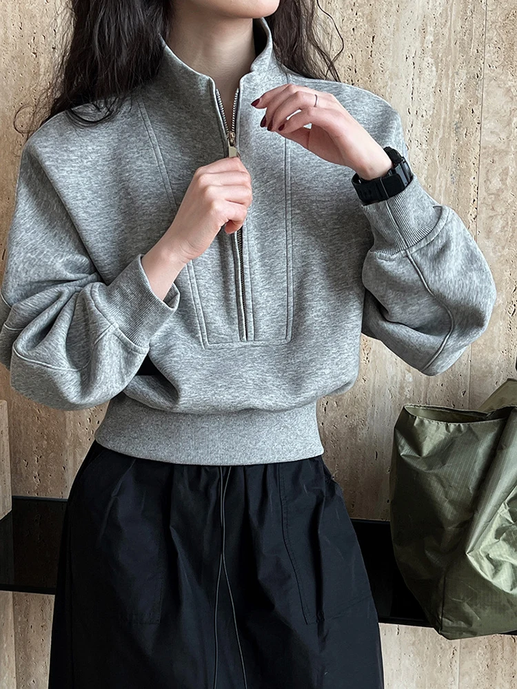 [EAM] Gray Green Shaped Elegant Sweatshirt New Stand Collar Long Sleeve Women Big Size Fashion Tide Spring Autumn 2026 1DH6660