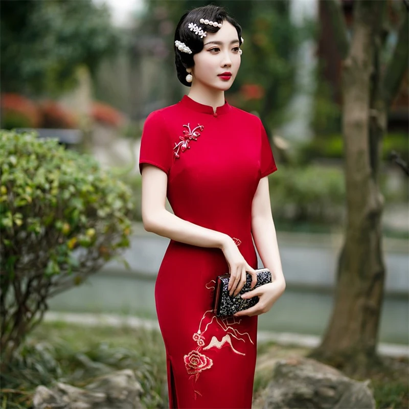 

Summer Chinese Style Red Satin Floral Embroidery Cheongsam Vintage Short Sleeve Qipao Long Dresses Slim Costume