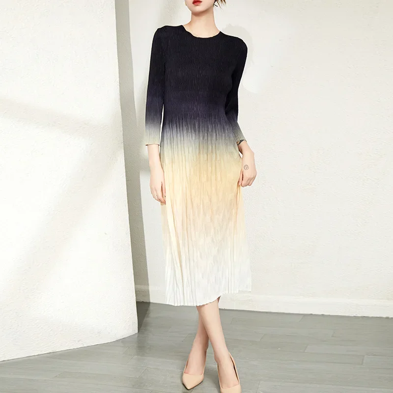 

Плиссированное женское Повседневное платье с принтом, новинка сезона весна-лето 2024, женские цветные платья с круглым вырезом, длинная драпированная юбка средней длины