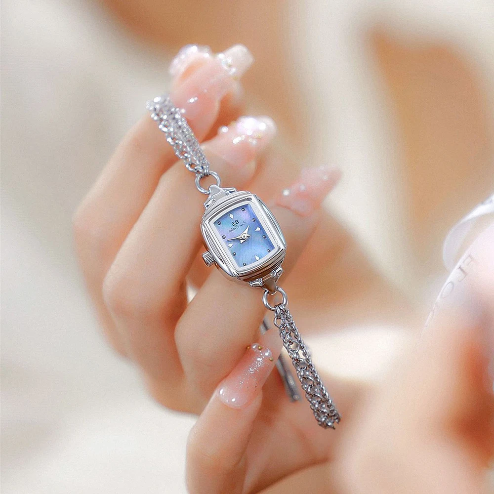 Orologio da donna elegante con cinturino argento quadrante blu_voghion.com