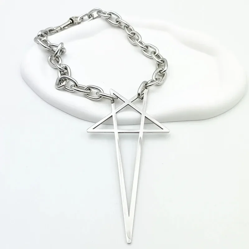 Collana con ciondolo a fora di stella a cuore Heartagra in stile hip hop rock, in acciaio inossidabile, da donna e uoo, in colore nero opaco, stile gotico, punk, di Y2K