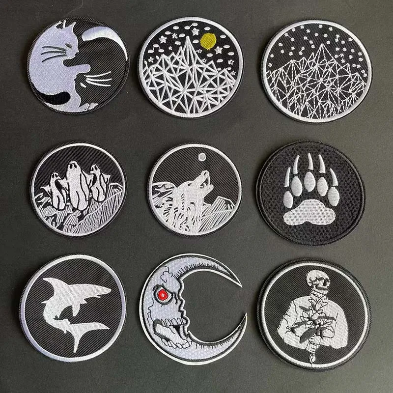 10 Stück/schwarze Stoff applikation runde Abzeichen Kleider aufkleber, Wolf, Pinguin, Bergs tickerei Eisen auf Patches für Kleidung, Rucksack – Detail 3