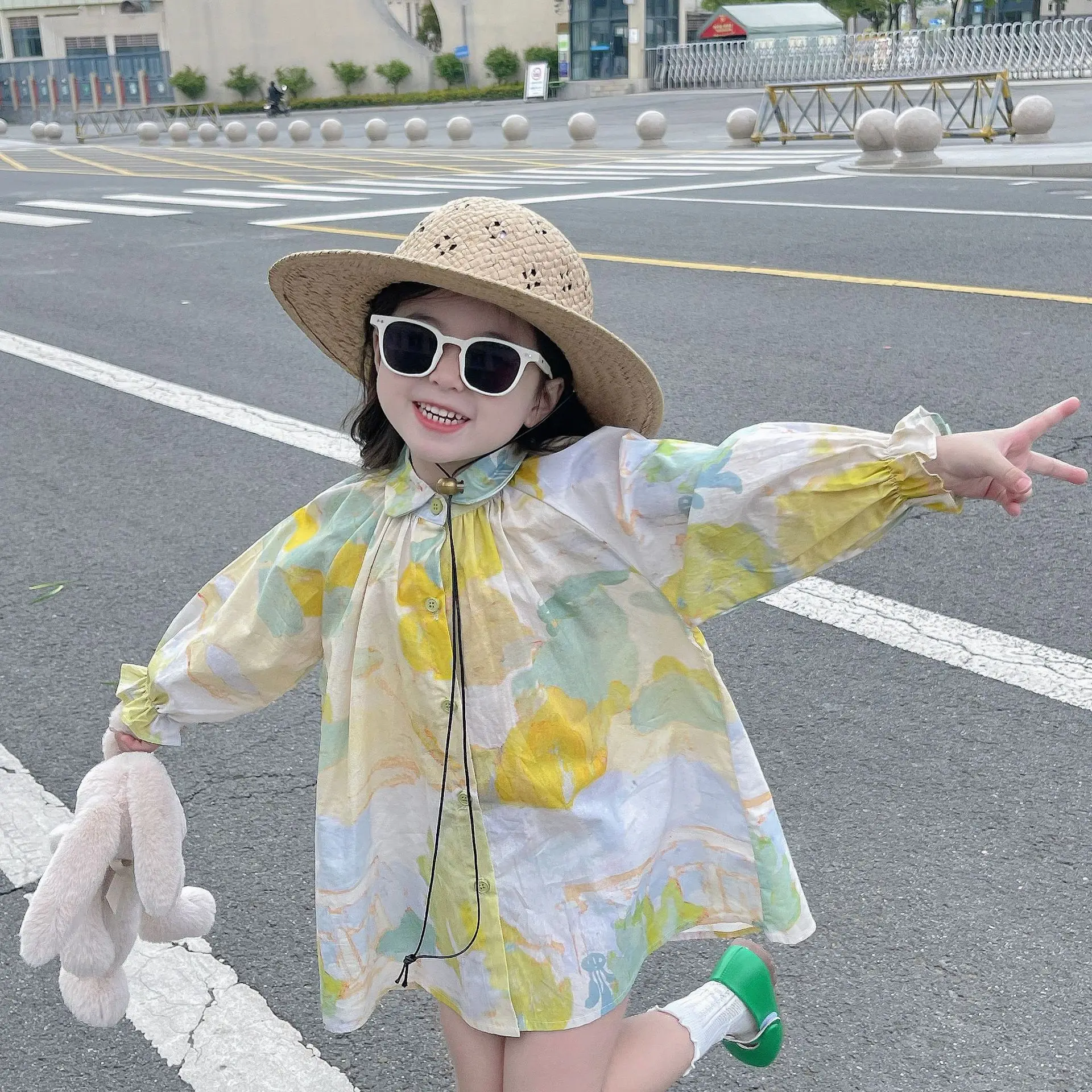 

2024 Spring New Korean Children Wear Girl Printed and Dyed Flower Doll Neck Dress Baby Ink Painting Long Sleeved Dress