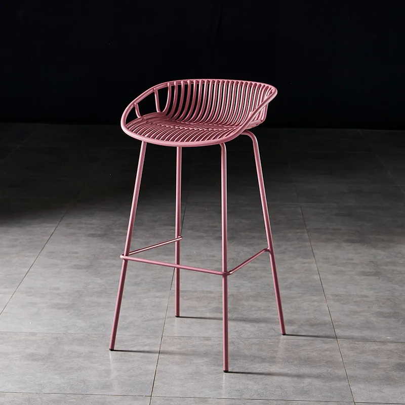 Рисунок 6 - барные стулья для гостиной