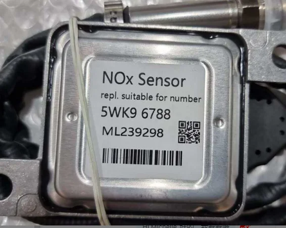 High Performance 12V Nitrogen oxygen sensor Exhaust Gas Systems NOX sensor 5wk9 6788 ML239298 high quality hot sale original auto parts nitrogen oxygen sensor 5wk9 7368 22827991 a2c93782700 02