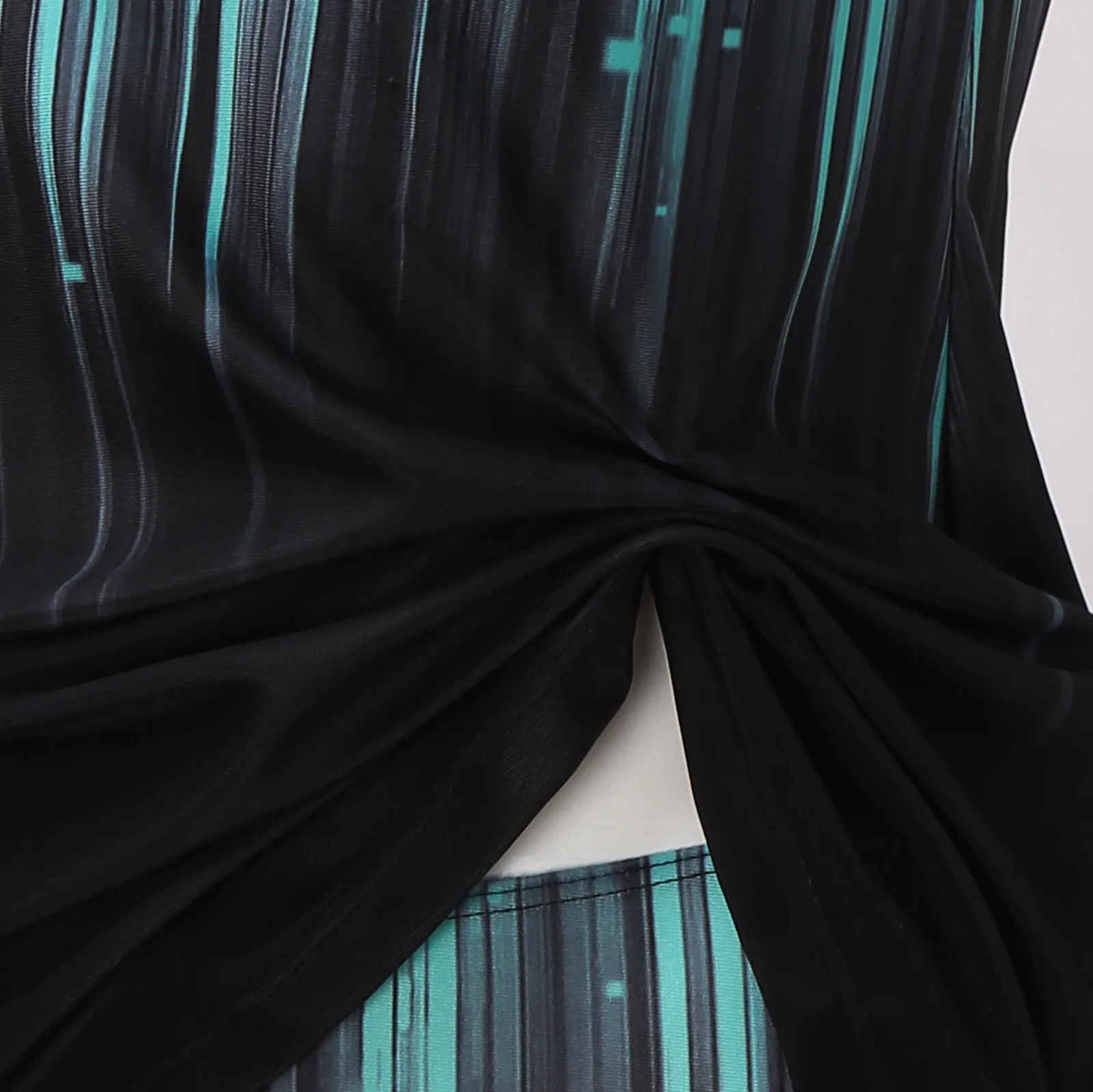 Рисунок 3 - Женский купальник из двух частей