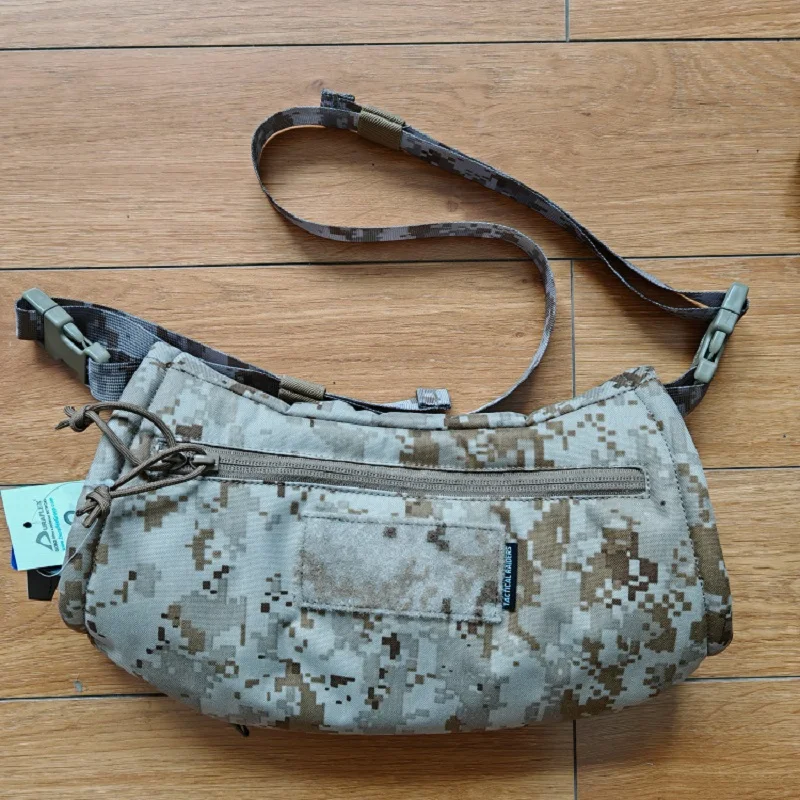 Tactical EI Style Quick Detachable Warm Handbag