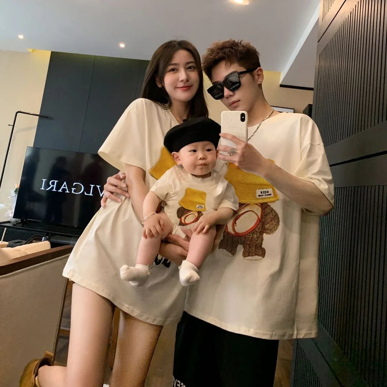 

Mommy Daddy and Baby Outfit Yellow Same Clothes for The Whole Family 2 Piece Set Women Outfit Mom Daughter Son Matching Clothing