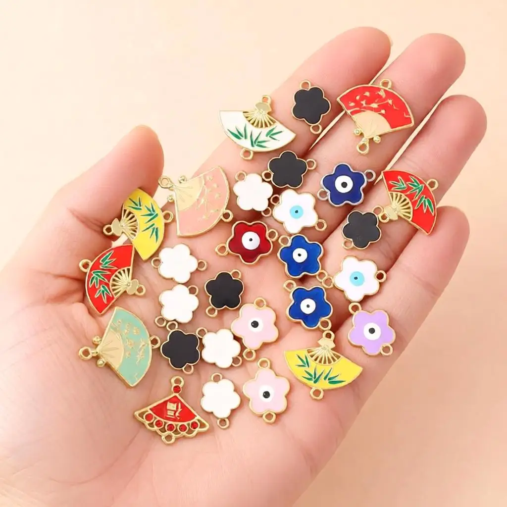20 Stück Niedliche Bunte Emaille-Blumen-Fan-Anhänger Verbinder für Schmuckherstellung Armbänder Halsketten DIY Handgemachtes Kunsthandwerk Zubehör
