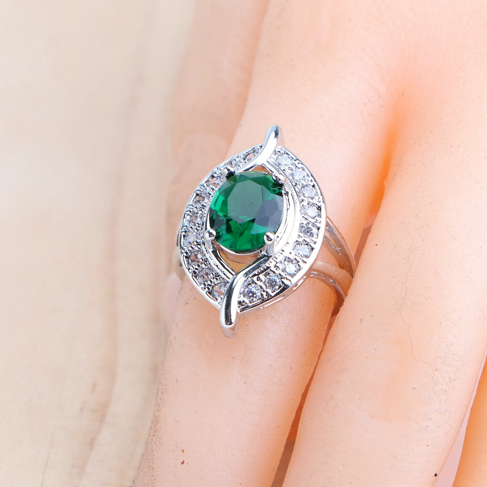 Parure Collana Con Pendente, Orecchini E Anello Centrale Ovale