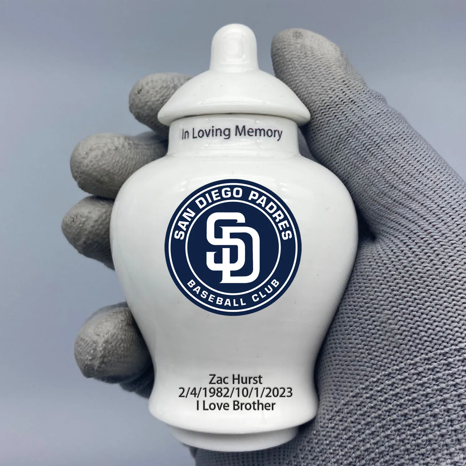 

Mini Urn for San Diego Padres-themed Logo Custom Urn.Send me the name/date you want to appear on the urn by Remarks Message