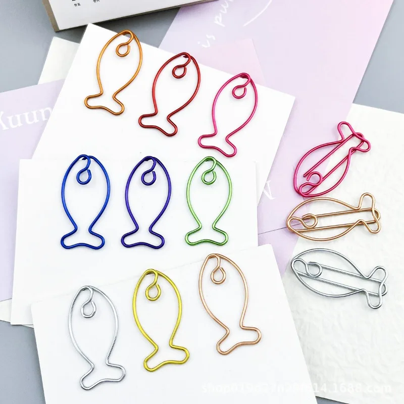 30pcs 크리 에이 티브 물고기 종이 클립 금속 장식 작은 컬러 종이 클립 동물 모양의 문서 용 학교 사무용품