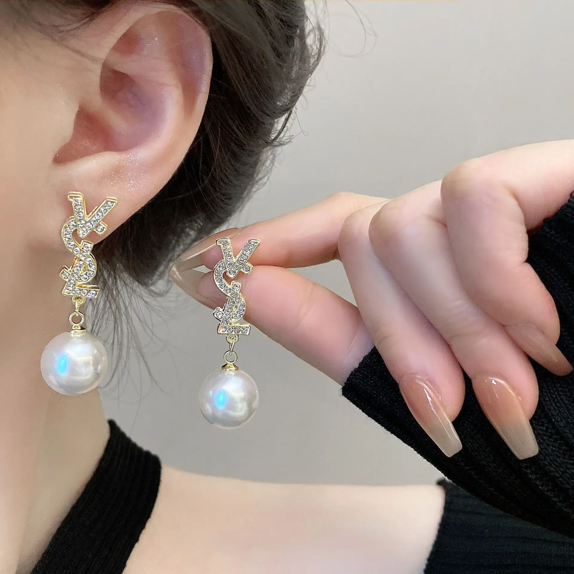 Vintage Glam Gold Matte Stud Earrings 2