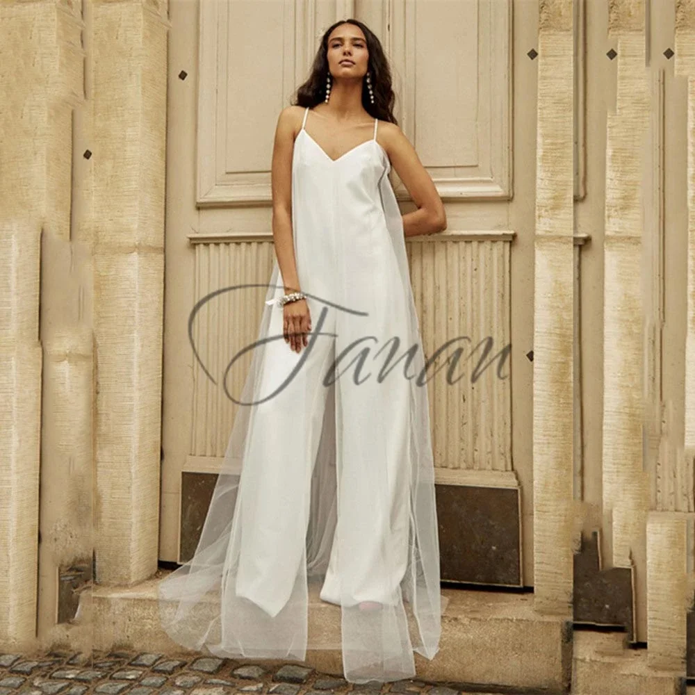 Simple Spaghetti Straps Wedding Jumpsuits Floor Length V-Neck Sexy Open Back  Dresses With Sashes Design Bridal Gowns