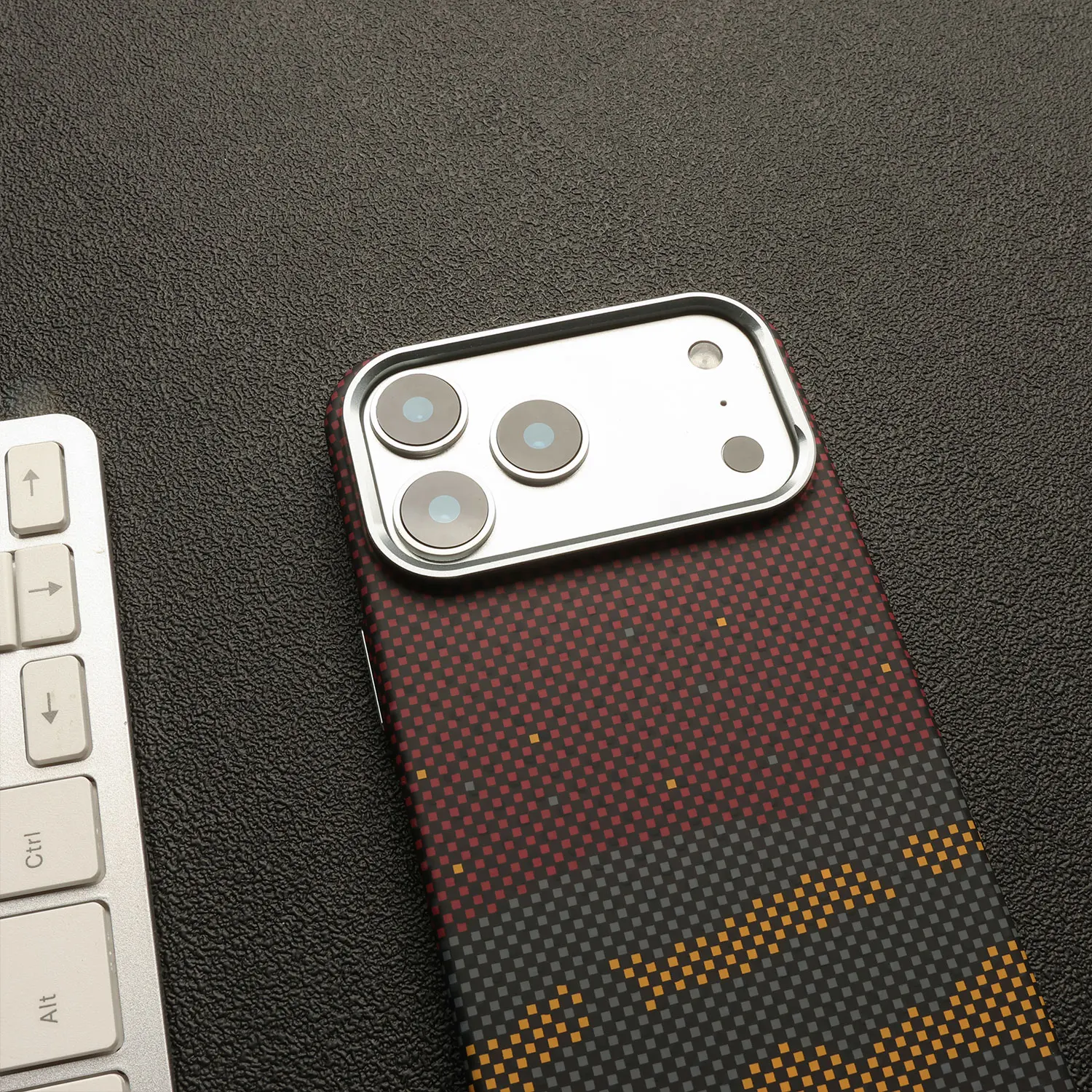Luxury Carbon Fibre Kevlar Pattern Phone Case with MagSafe-Compatible Wireless Charging